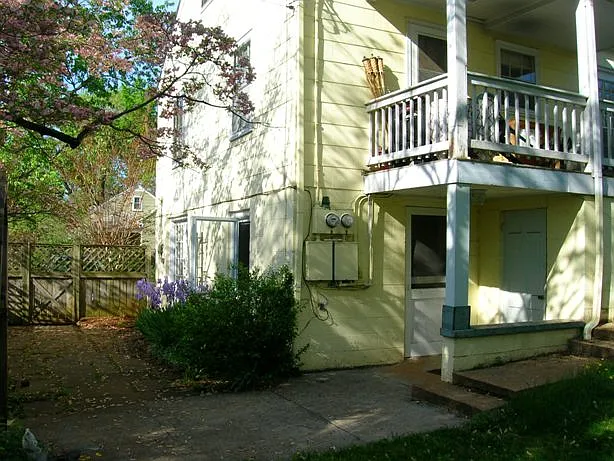 1217 Meriwether St #B — Photo 2