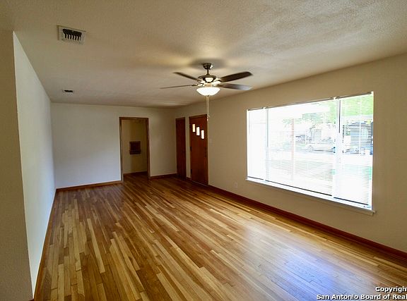 5th image of 211 Milford Dr