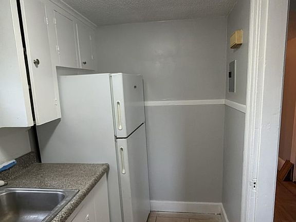 5th image of 238 West Ave #6