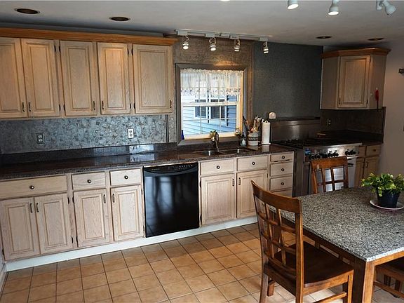 5th image of 101 Jewell Dr
