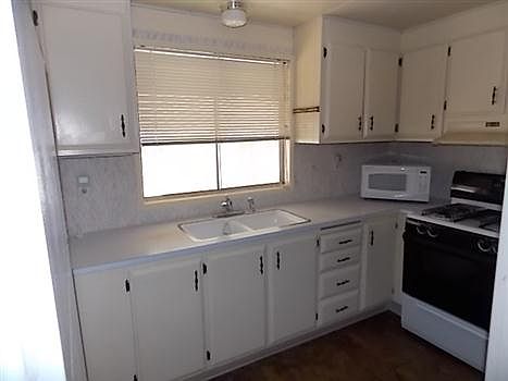 5th image of 1301 Hazelwood St