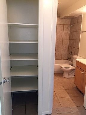 4th image of 4425 S Fairbourne Ave APT 01