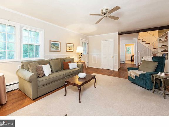 4th image of 16 Woodland Cir