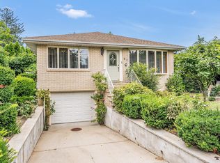 21 Francis Pl, Pleasantville, NY 10570