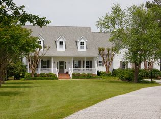 242 River Reach Dr, Swansboro, NC 28584