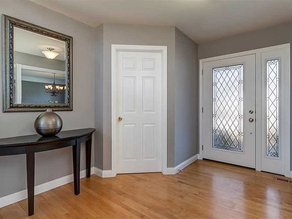 4th image of 638 Fox Hill Estates Dr