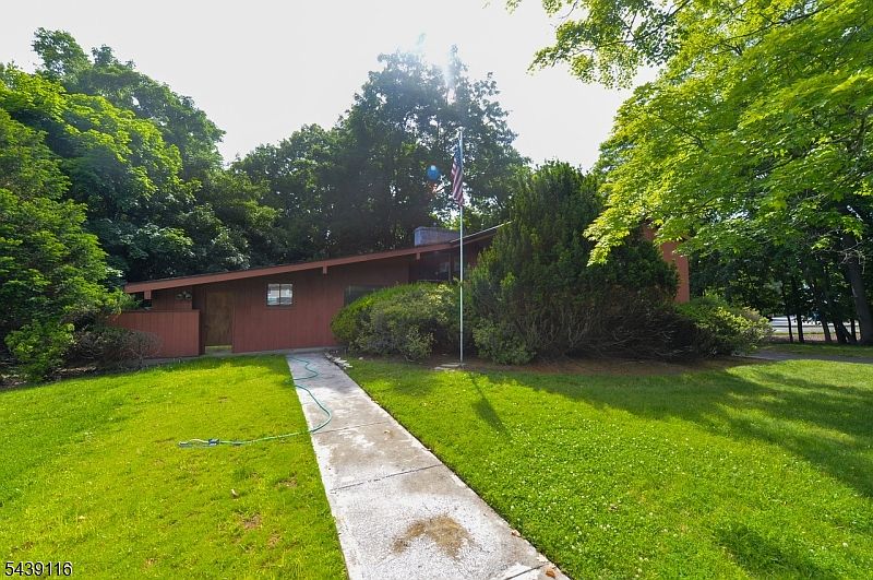 1st image of 235 Godwin Ave