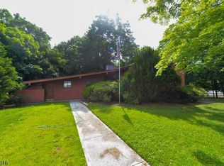 235 Godwin Ave, Wyckoff, NJ 07481