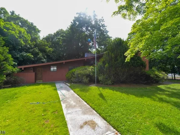235 Godwin Ave, Wyckoff Twp., NJ 07481