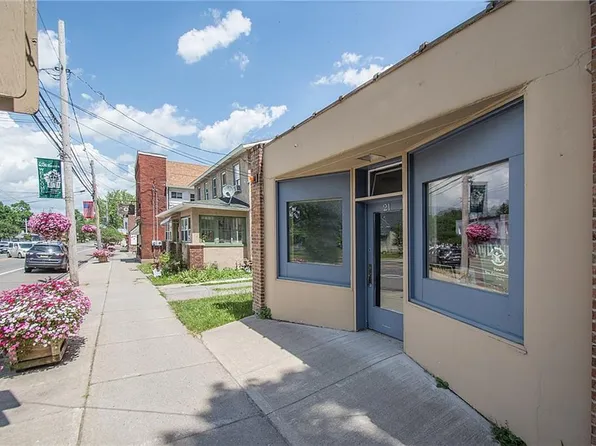 21 S Main St, Manchester, NY 14504