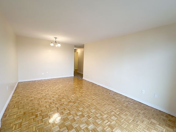 4th image of 90 Paisley Blvd W #6773
