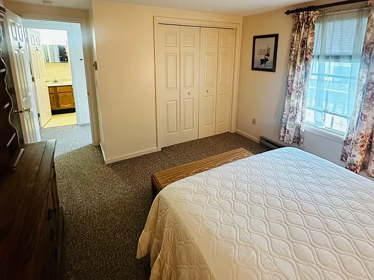 105 E Grand Ave #3 — Photo 8