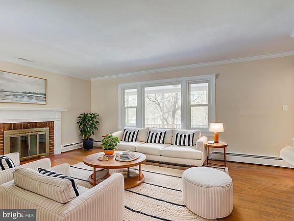 2nd image of 14471 Tudor Dr
