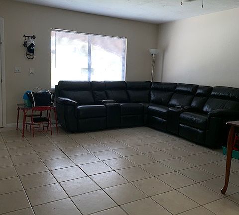 2nd image of 613 SE 8th St