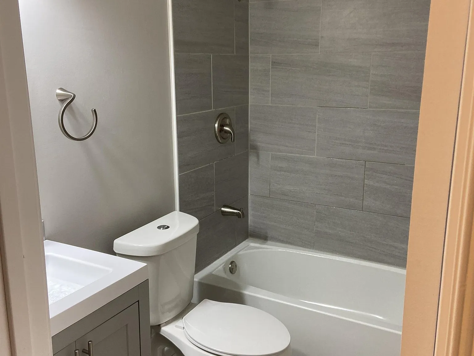 3 bed, 1.5 bath, 1050 sqft, $1,640 — Photo 4