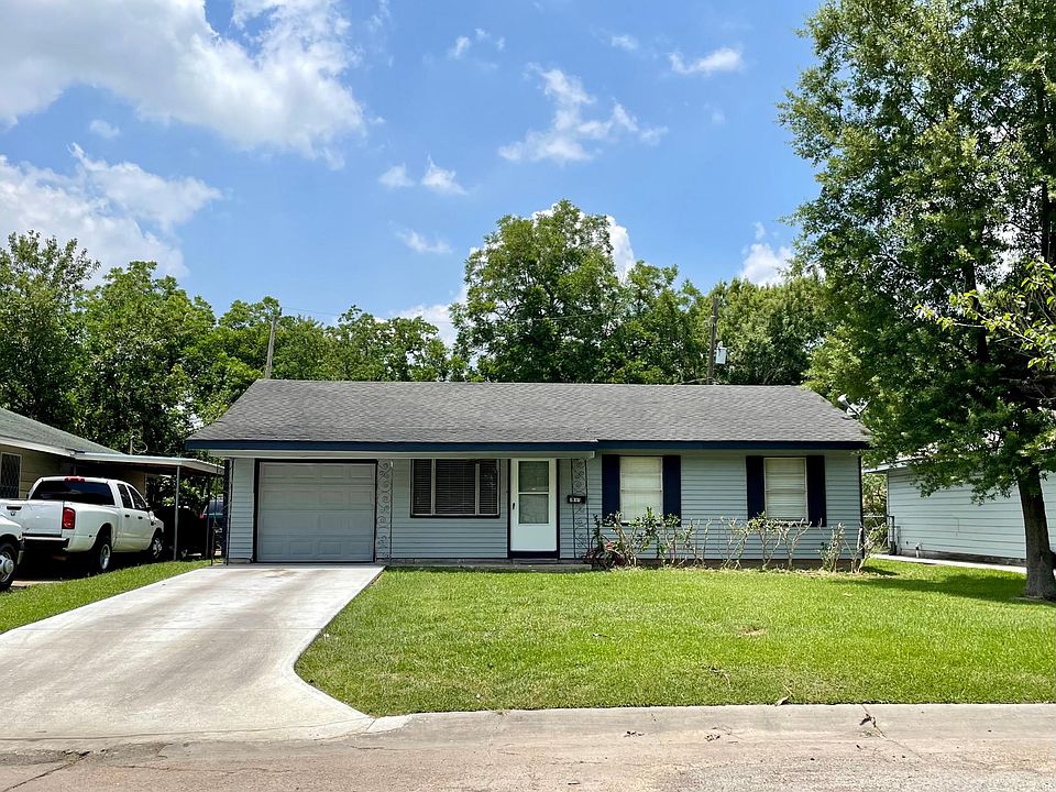1st image of 2407 Huntington Dr