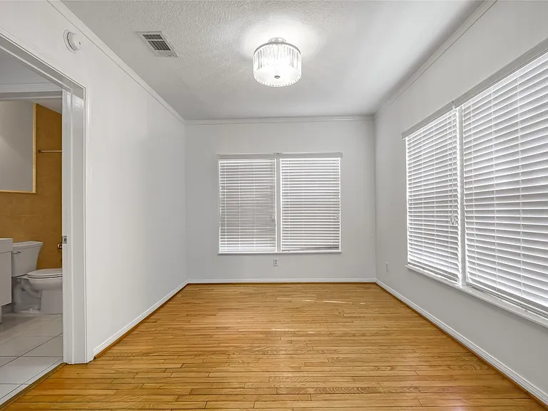 905 Kern St — Photo 10