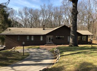 5595 Mountain Rd, Brighton, MI 48116