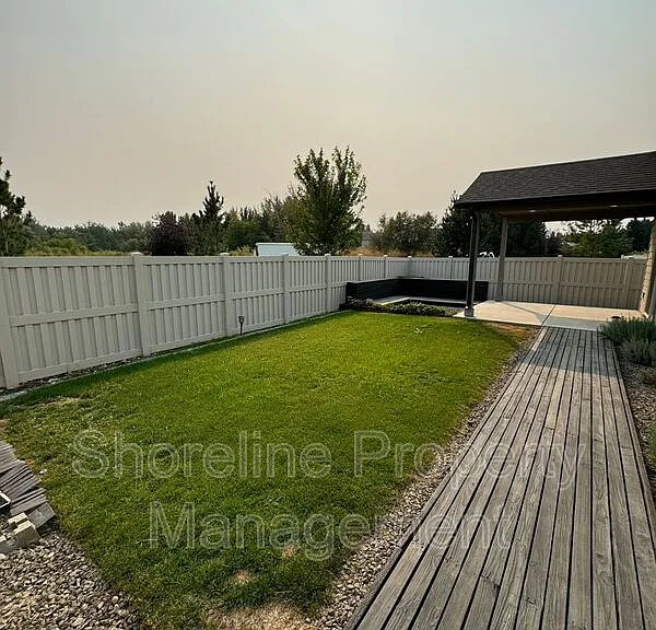 511 Diamond Lake St — Photo 21
