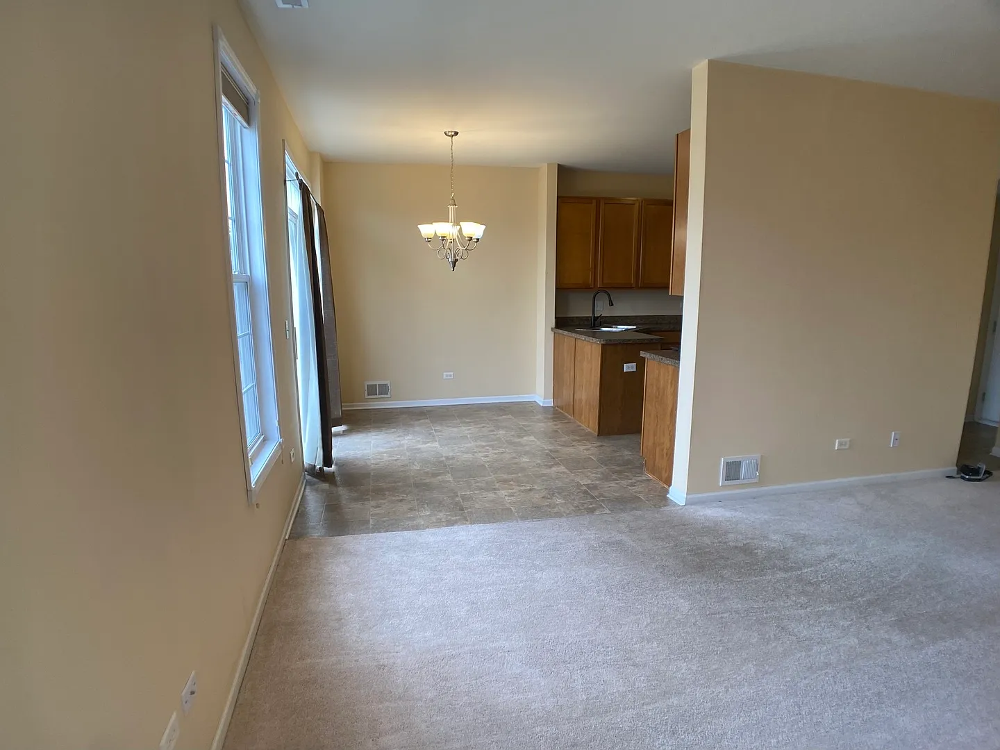 2 bed, 1.5 bath, 1611 sqft, $2,200 — Photo 4