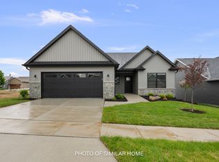 6303 College Ave, Davenport, IA 52807