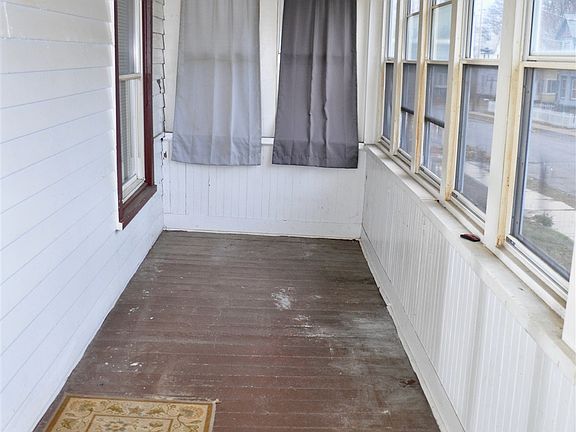 3rd image of 8 Dean St