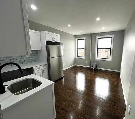 Rented by Bruma Realty LLC | media 1