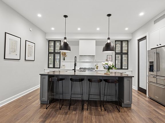 5th image of 252 W 30th St APT 2B