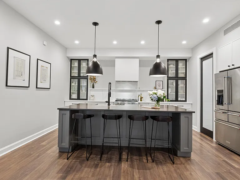 252 W 30th St #2B — Photo 5