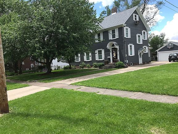 2nd image of 1470 N Cherry St