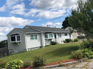 137 Uncatena Ave, Worcester, MA 01606