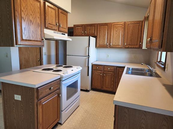 3rd image of 4890 W Northwood Cir
