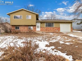 4732 Shadowglen Dr, Colorado Springs, CO 80918