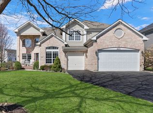 2815 Glenarye Dr, Lindenhurst, IL 60046