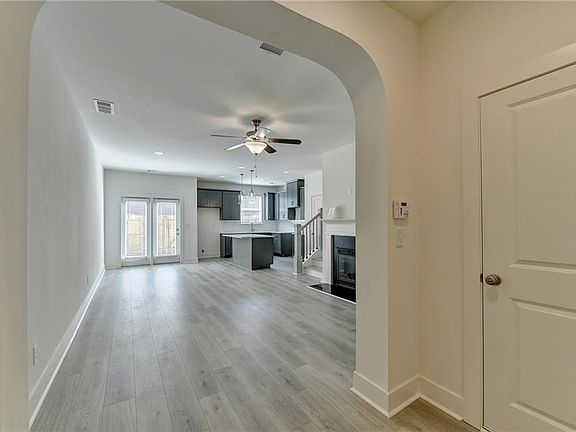 2nd image of 5825 Calle Vista Dr