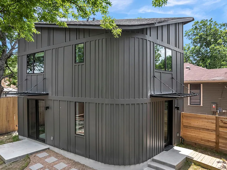 2403 Wilson St — Photo 25