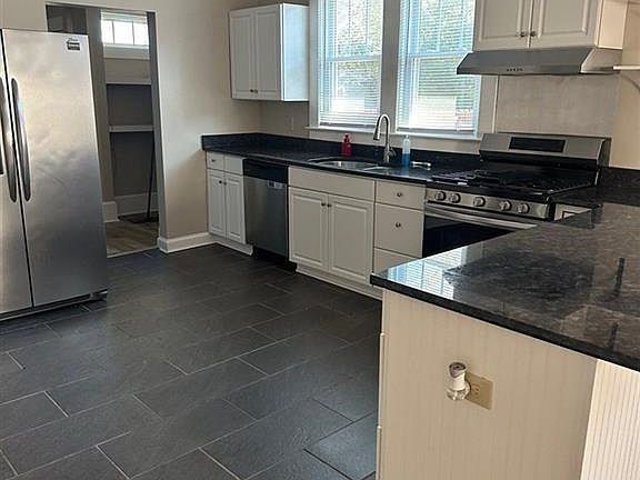 4th image of 1213 Gregg Ave