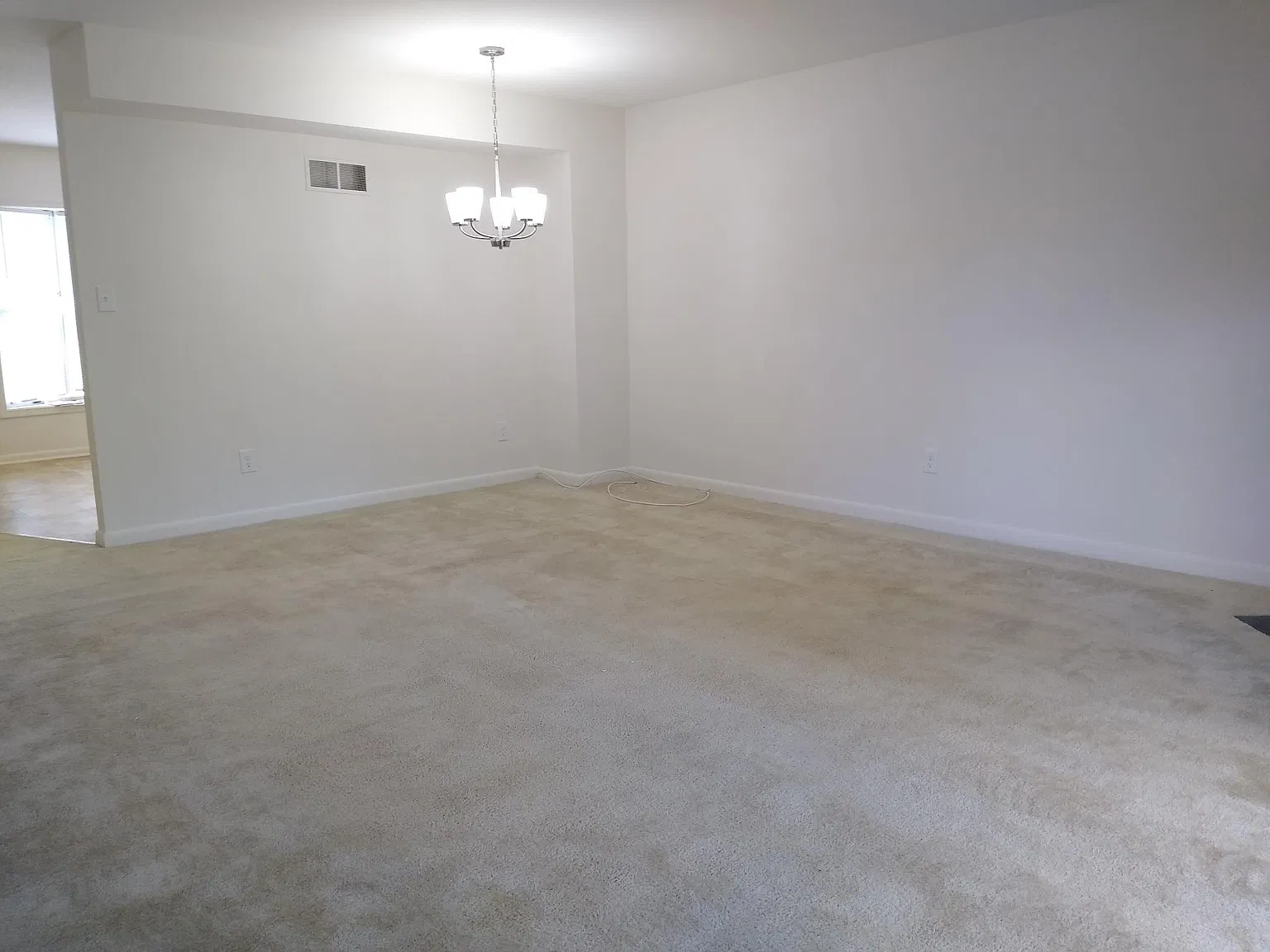 3 bed, 2.5 bath, 1320 sqft, $2,199 — Photo 4
