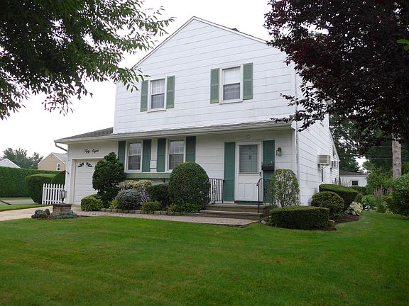 3rd image of 58 Magnolia St