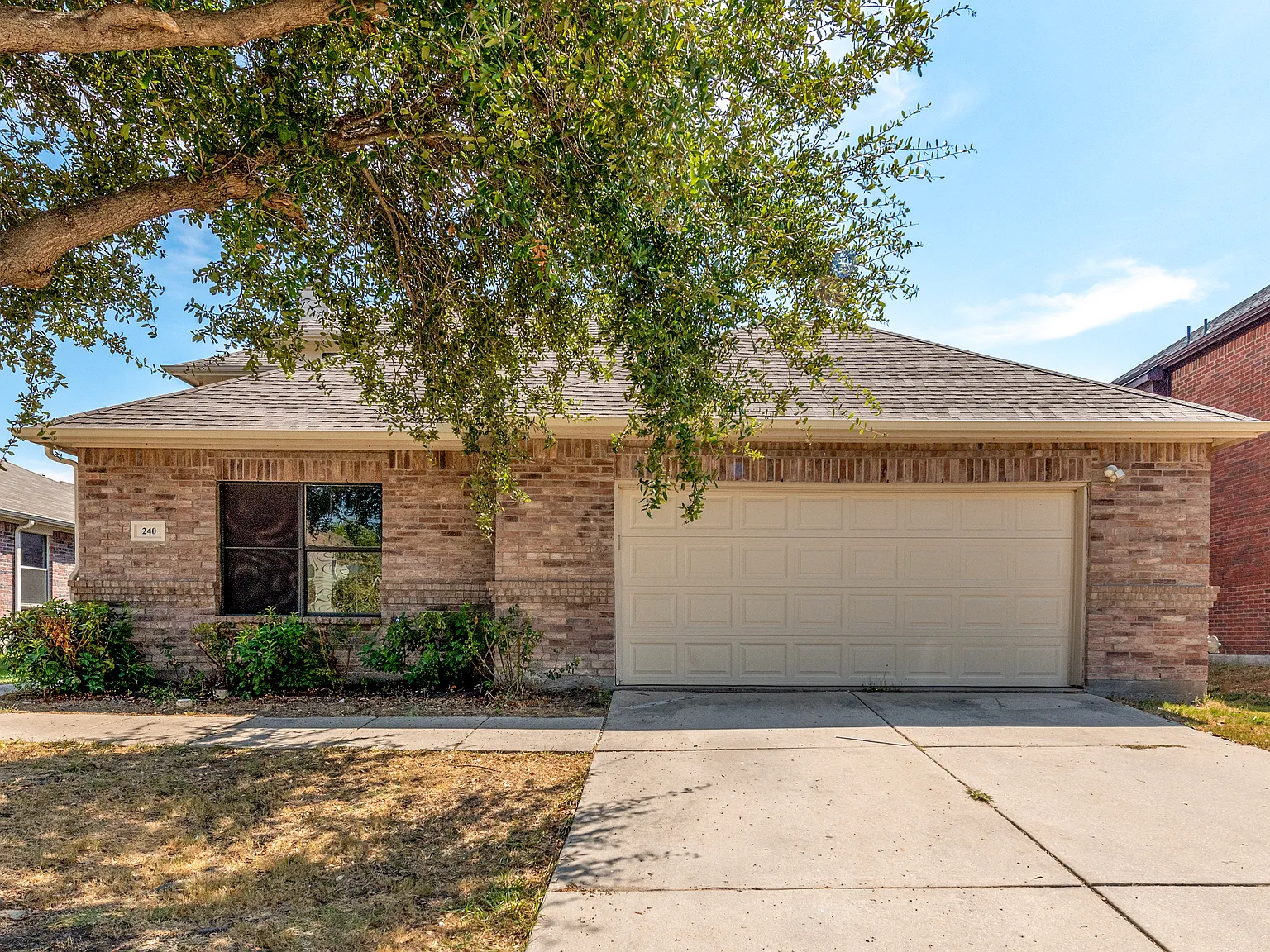 5 bed, 2207 sqft, $2,380 — Photo 1