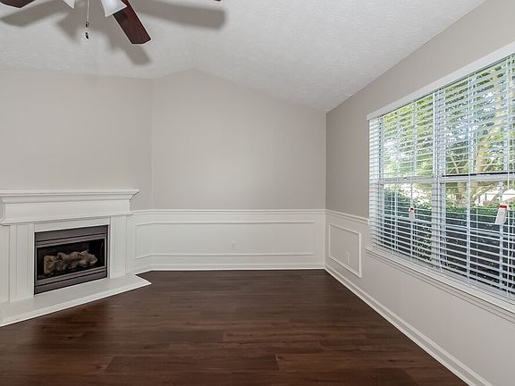 3rd image of 5035 Yellow Pine Dr
