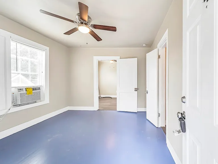3205 Illinois St #4 — Photo 6