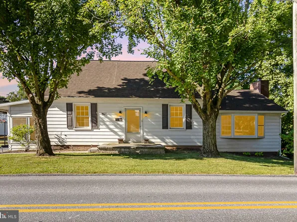 16 Landis Valley Rd, Lititz, PA 17543