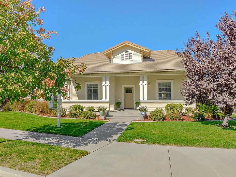 1st image of 2709 Centennial Dr
