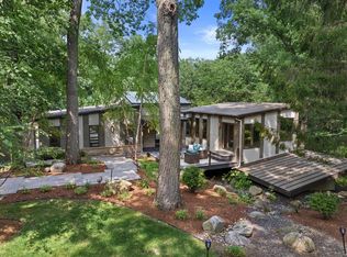 1913 Hillside Ct, Delafield, WI 53018