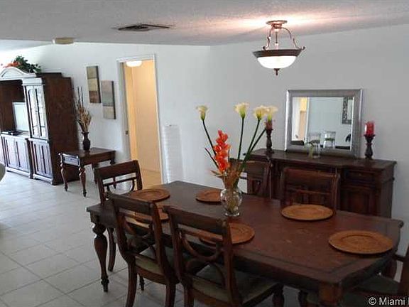 3rd image of 905 Cypress Ter APT 205