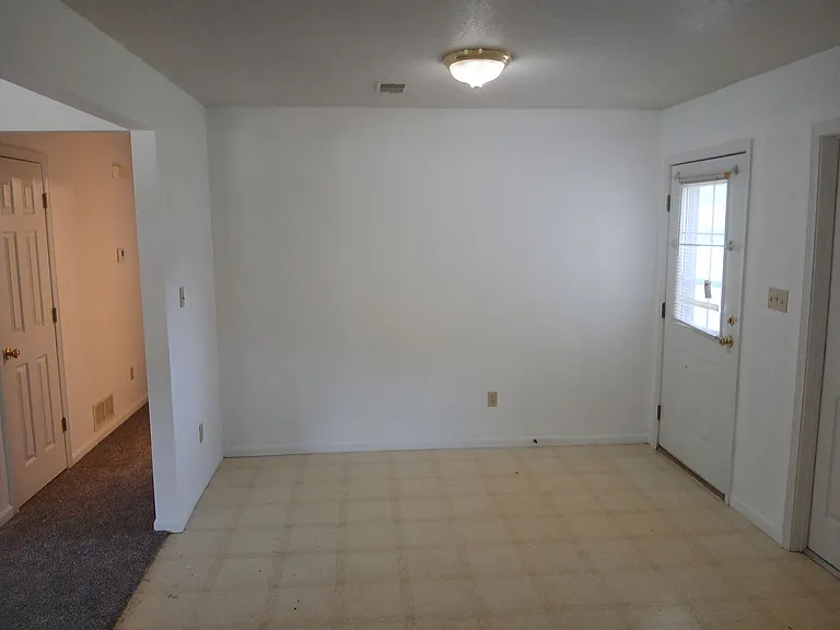 3928 Liverpool Dr — Photo 6