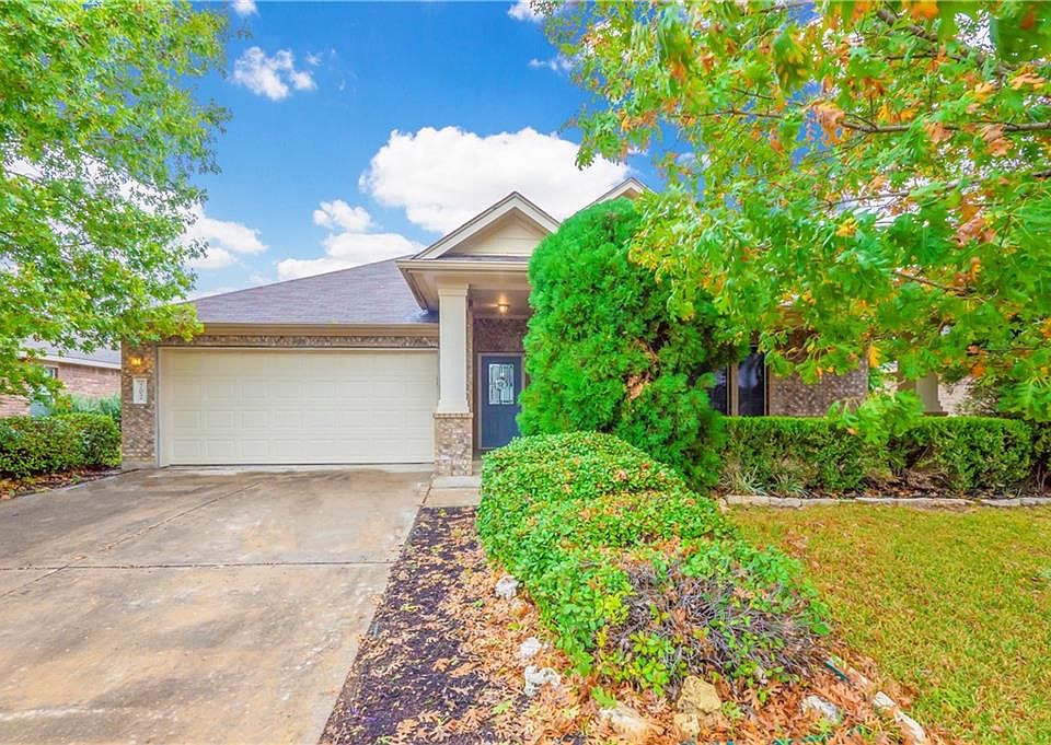 1st image of 702 Encinita Dr