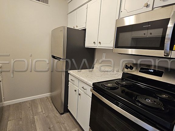 3rd image of 220 19th St NE #E-323