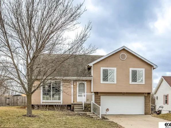 7805 Bondesson St, Omaha, NE 68122